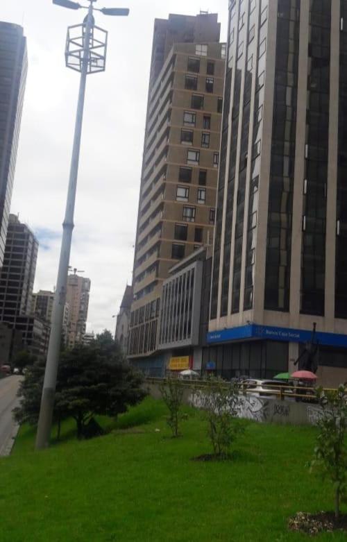 Toscano S Aparta Estudio Hospedaje Amoblado Torre 2 Equilibrium Bogotá Exteriér fotografie