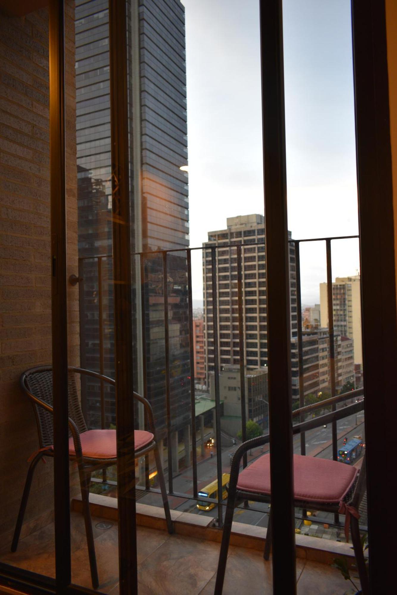 Toscano S Aparta Estudio Hospedaje Amoblado Torre 2 Equilibrium Bogotá Exteriér fotografie